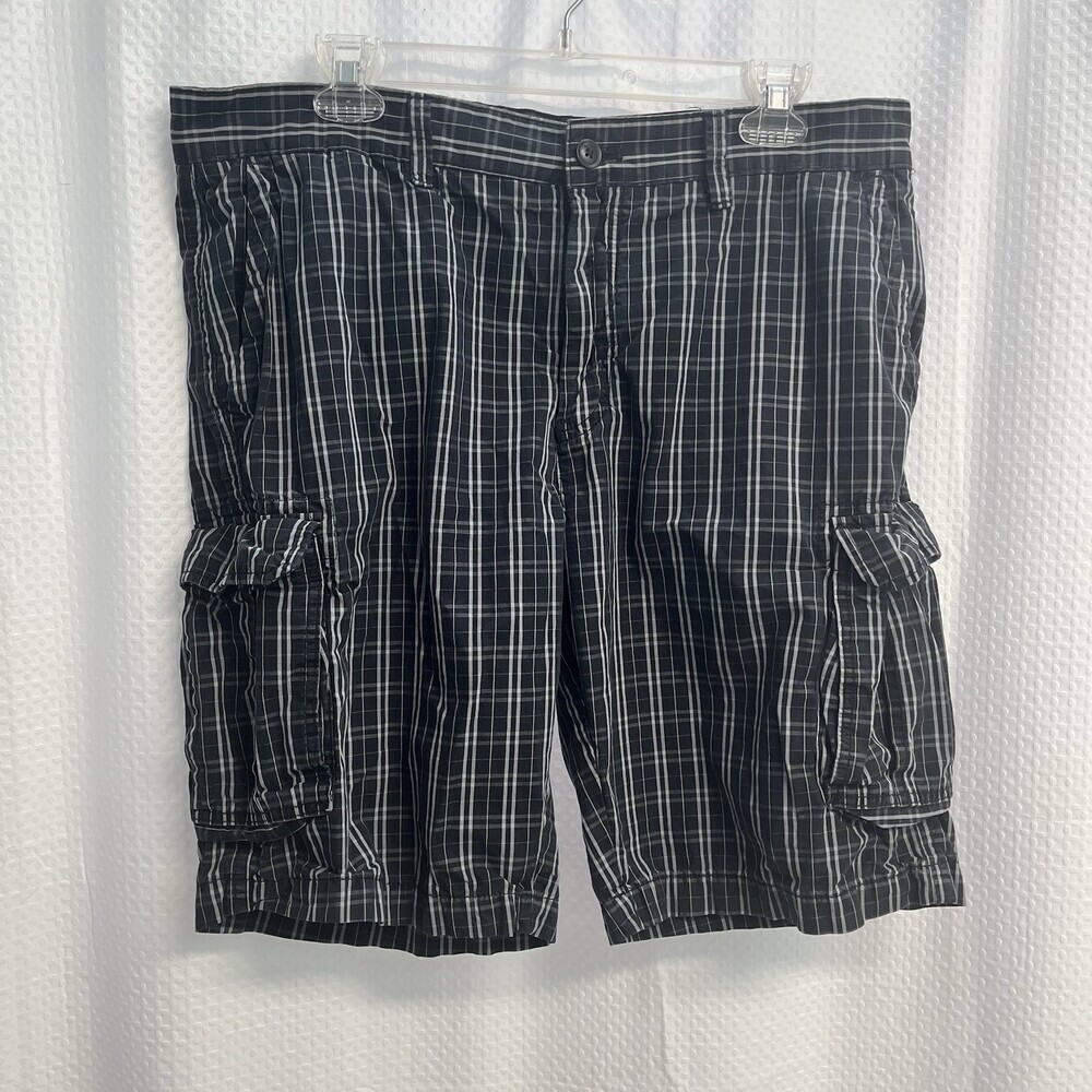 Saks Fifth Avenue 90’s‎ Black & White Plaid Cargo Shorts Men’s 36 Loose Fit
